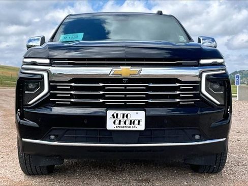 Used 2025 Chevrolet Suburban Premier w/ Sun And Tow Package AWD/4WD image 2
