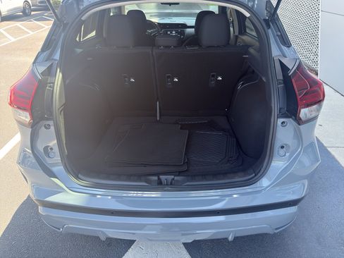 Used 2024 Nissan Kicks SV FWD image 17