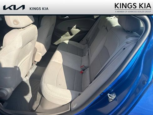 Used 2017 Chevrolet Cruze LT w/ RS Package FWD image 8