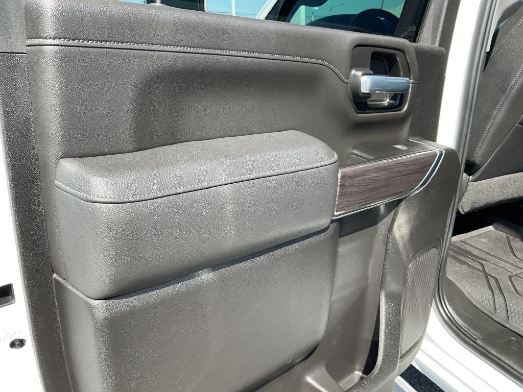 Used 2022 Chevrolet Silverado 2500 LTZ w/ Snow Plow Prep/Camper Package AWD/4WD image 19