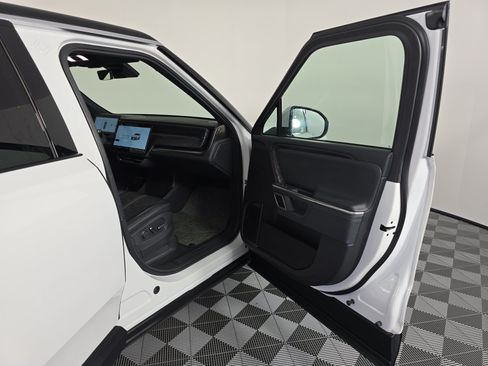 Used 2024 Rivian R1S Adventure AWD/4WD image 18