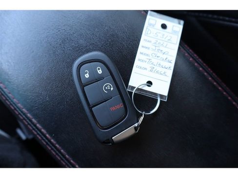 Used 2021 Jeep Cherokee Trailhawk image 44