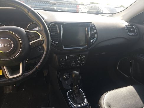 Used 2020 Jeep Compass Limited AWD/4WD image 5