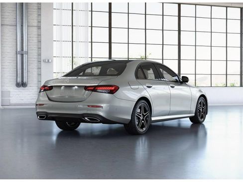 Certified 2022 Mercedes-Benz E 350 4MATIC Sedan image 23