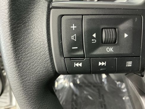 Used 2025 Nissan Rogue S image 8