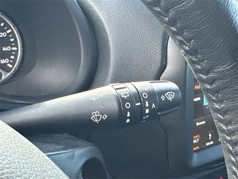 Used 2019 Jeep Renegade Limited w/ UConnect 8.4 Nav Group image 28