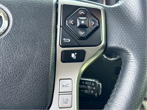 Used 2021 Toyota 4Runner SR5 Premium w/ Moonroof Package AWD/4WD image 16