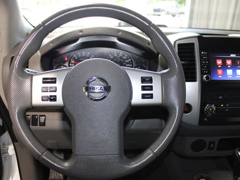 Used 2020 Nissan Frontier S RWD image 10
