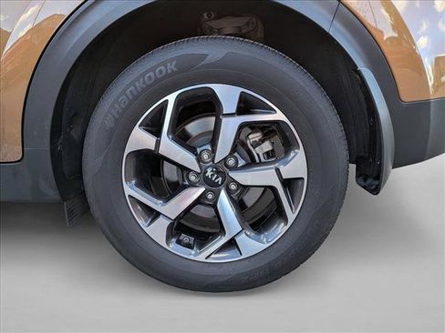 Used 2020 Kia Sportage LX image 21