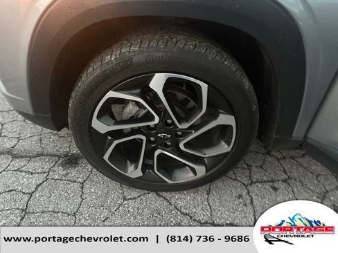 Used 2024 Chevrolet Trax RS w/ Sunroof Package FWD image 29