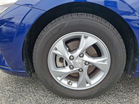 Certified 2023 Hyundai Elantra SE image 28