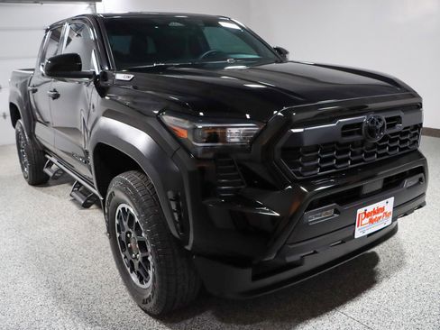 Used 2024 Toyota Tacoma TRD Off-Road AWD/4WD image 5
