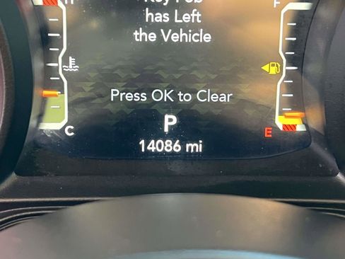 Used 2025 Jeep Wrangler Sahara image 26