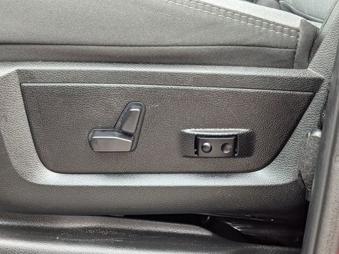 Used 2024 RAM 2500 Big Horn w/ Bed Utility Group image 18