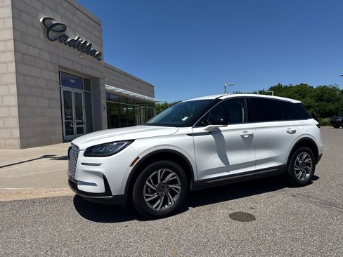 Used 2023 Lincoln Corsair FWD image 1