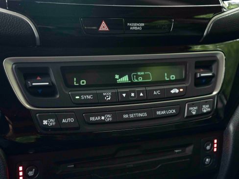 Used 2020 Honda Pilot Elite image 32