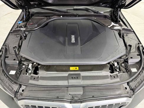 Certified 2026 BMW i5 eDrive40 AWD/4WD image 18