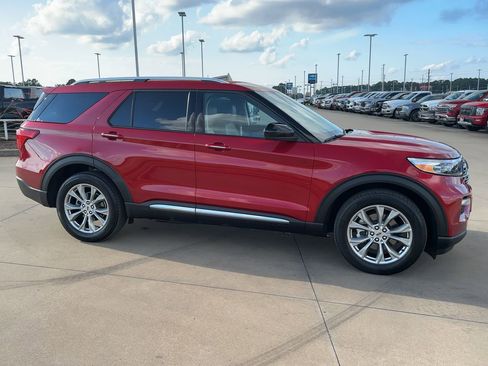 Used 2024 Ford Explorer Limited image 9