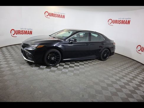 Used 2023 Toyota Camry XSE FWD image 5