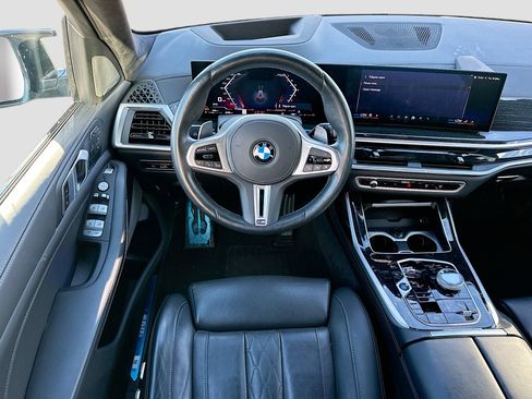 Used 2025 BMW X7 M60i w/ Executive Package image 23