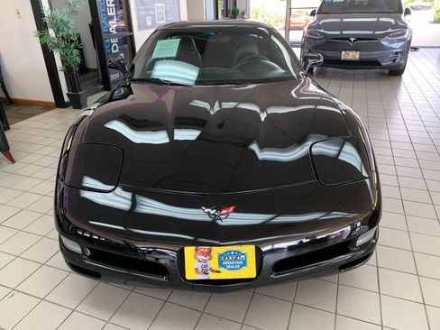 Used 1998 Chevrolet Corvette Coupe w/ Roof Pkg image 4