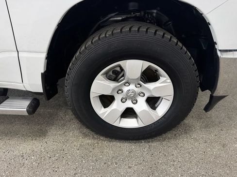 Used 2023 RAM 1500 Big Horn AWD/4WD image 28