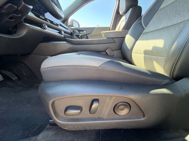 Used 2025 Chevrolet Equinox LT w/ Convenience Package II AWD/4WD image 41