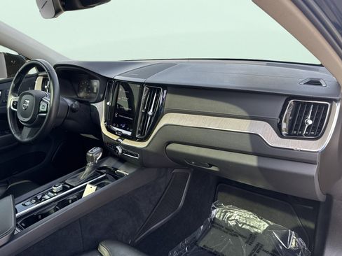 Used 2021 Volvo XC60 T5 Inscription image 39