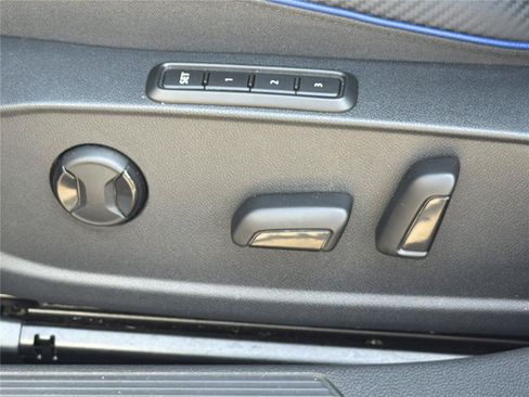 Used 2024 Volkswagen Golf R AWD/4WD image 17
