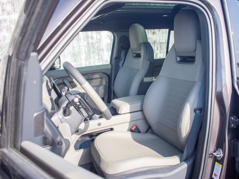 New 2026 Land Rover Defender 110 AWD/4WD image 18