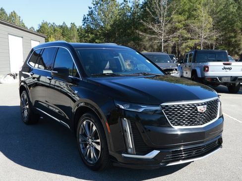 Used 2021 Cadillac XT6 Premium Luxury image 3