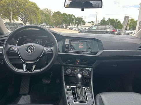 Used 2019 Volkswagen Jetta SE image 45