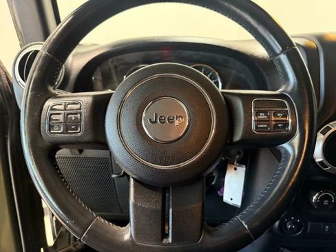 Used 2015 Jeep Wrangler Unlimited Sahara w/ Max Tow Package AWD/4WD image 64