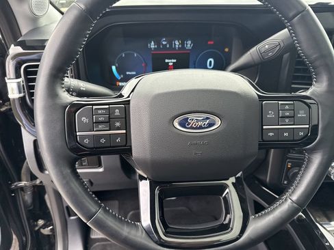 Used 2023 Ford F250 Lariat w/ Lariat Ultimate Package AWD/4WD image 23