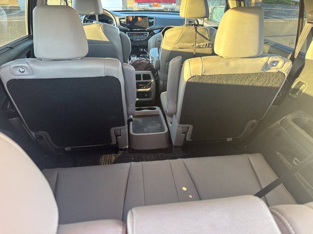 Used 2019 Honda Pilot Touring image 11