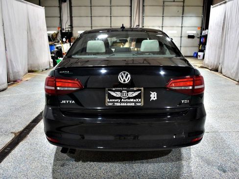 Used 2016 Volkswagen Jetta Sport FWD image 25