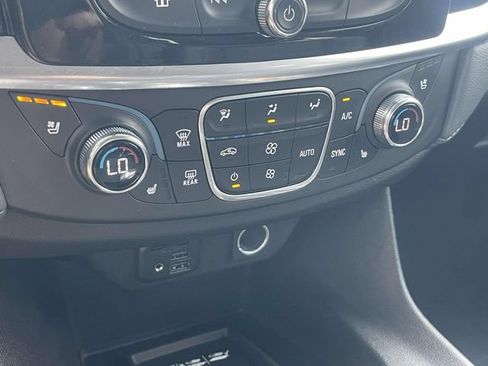 Used 2020 Chevrolet Traverse Premier AWD/4WD image 21