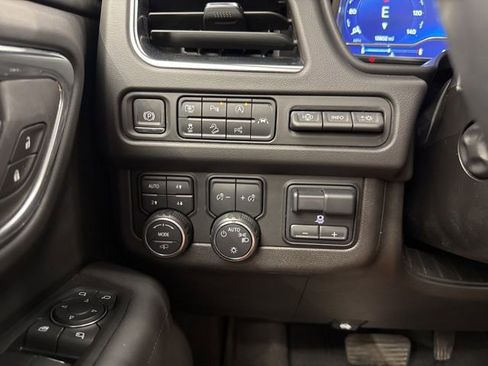 Used 2024 Chevrolet Suburban High Country w/ Advanced Technology Package AWD/4WD image 23