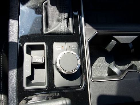 Used 2026 Toyota Tundra SR5 w/ SR5 Premium Package AWD/4WD image 36