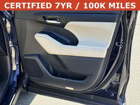Used 2023 Toyota Highlander XLE AWD/4WD image 8