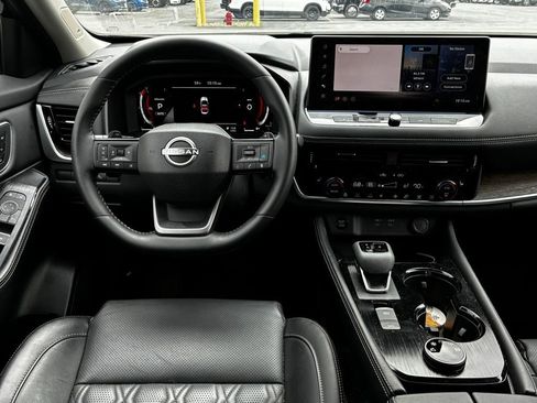 Used 2025 Nissan Rogue Platinum w/ Platinum Premium Package AWD/4WD image 12