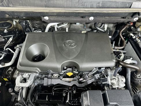 Used 2025 Toyota RAV4 XLE FWD image 34