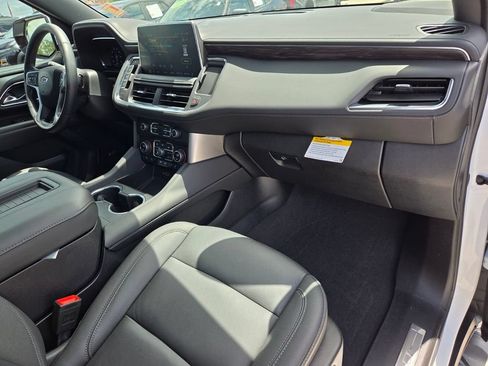 Used 2024 Chevrolet Tahoe Z71 w/ Luxury Package AWD/4WD image 19