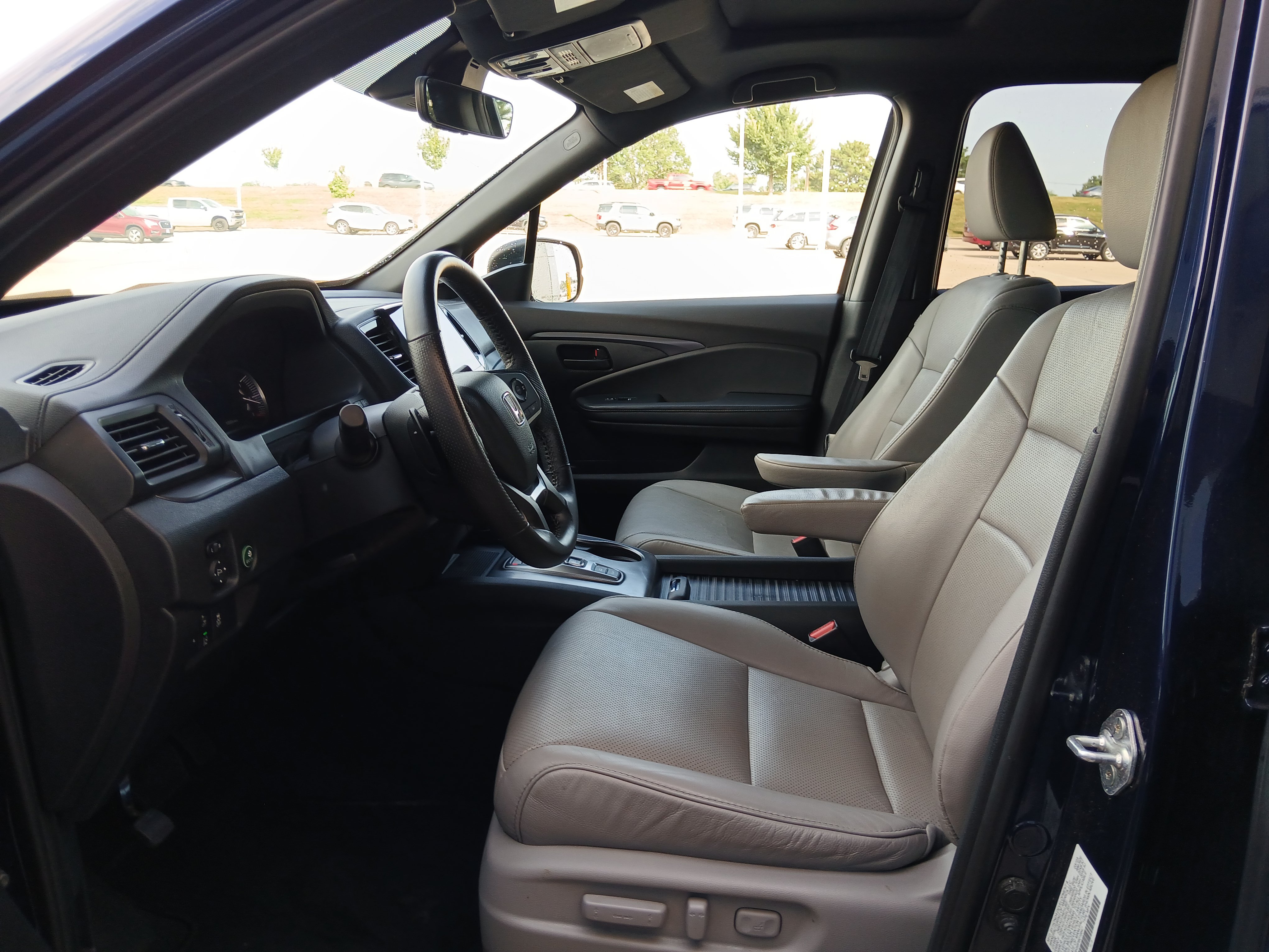 Used 2023 Honda Passport EX-L image 8