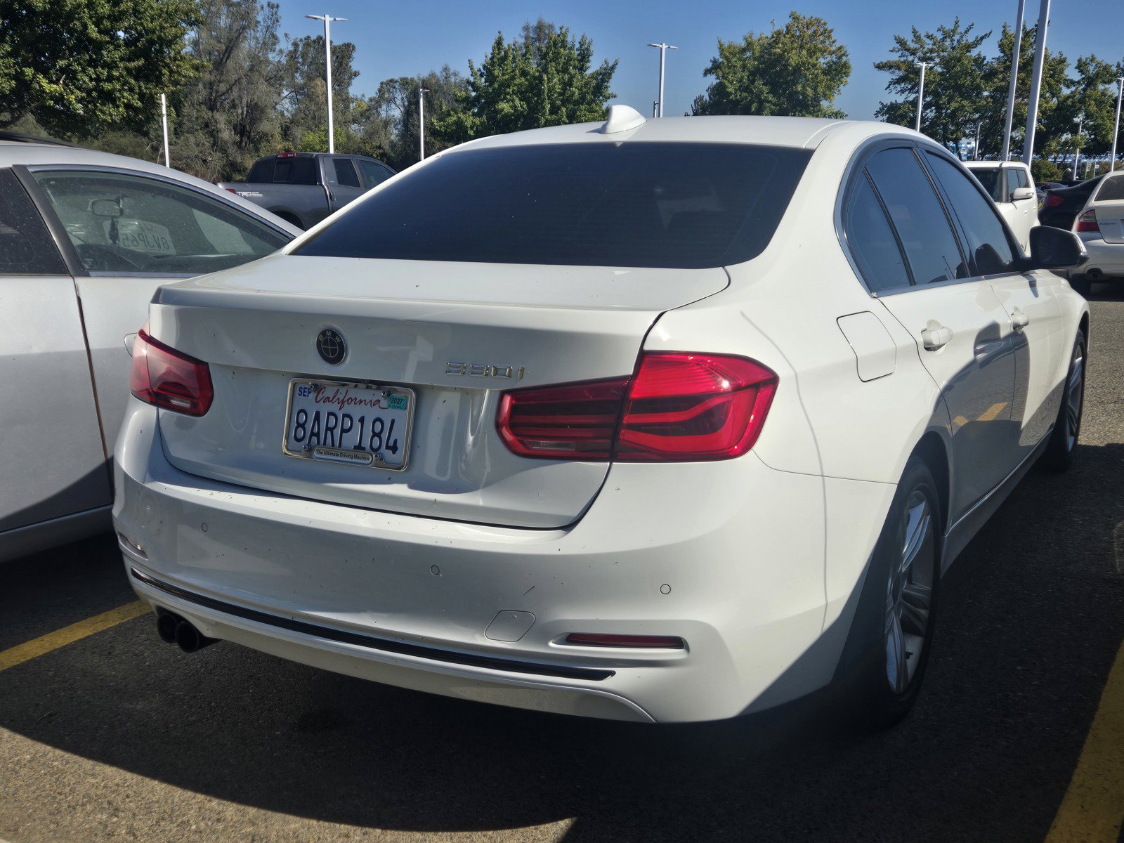 Used 2017 BMW 330i Sedan RWD image 4