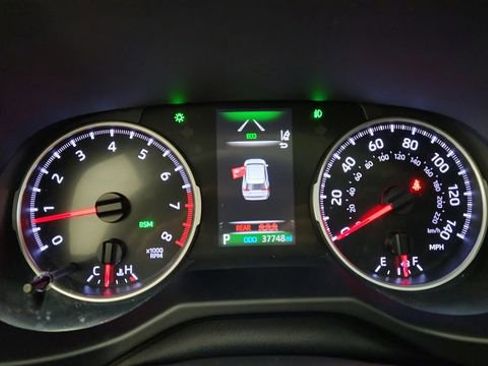 Used 2021 Toyota RAV4 XLE Premium FWD image 13