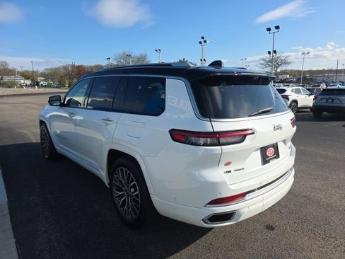 Used 2022 Jeep Grand Cherokee L Summit AWD/4WD image 4