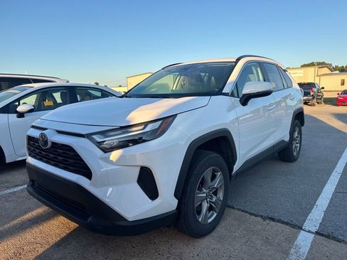 Used 2024 Toyota RAV4 XLE FWD image 1