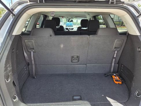 Used 2015 Chevrolet Traverse LT w/ Style and Technology Package image 4