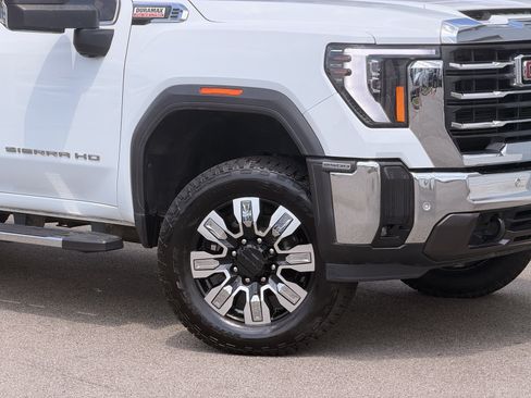 Used 2024 GMC Sierra 2500 SLT w/ SLT Premium Package AWD/4WD image 3